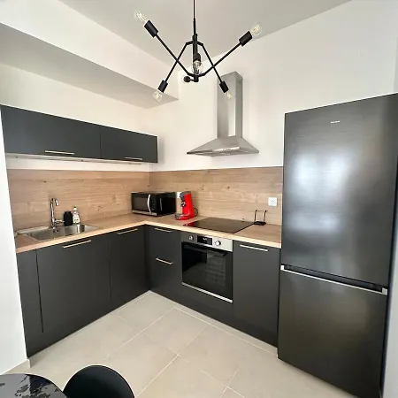 Charles - 6 Pers Avec Parking Et Balcon A Deux Pas De La